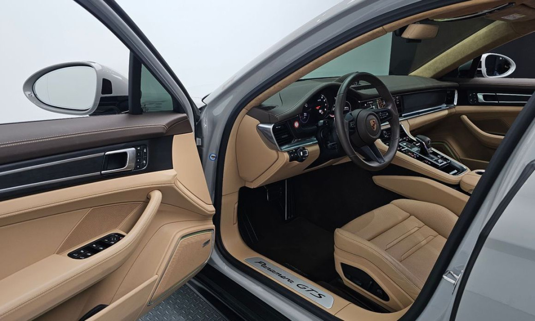 Porsche Panamera 4.0 GTS, 2023