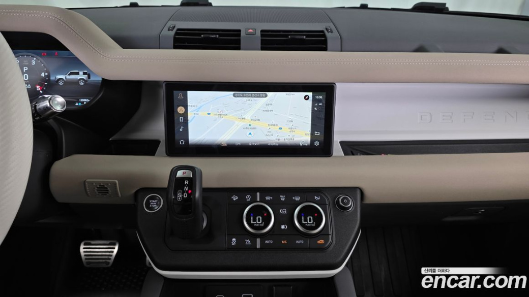 Land Rover Defender 90 D250 SE, 2022