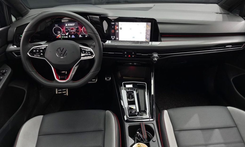 Volkswagen Golf 2.0 GTI, 2024
