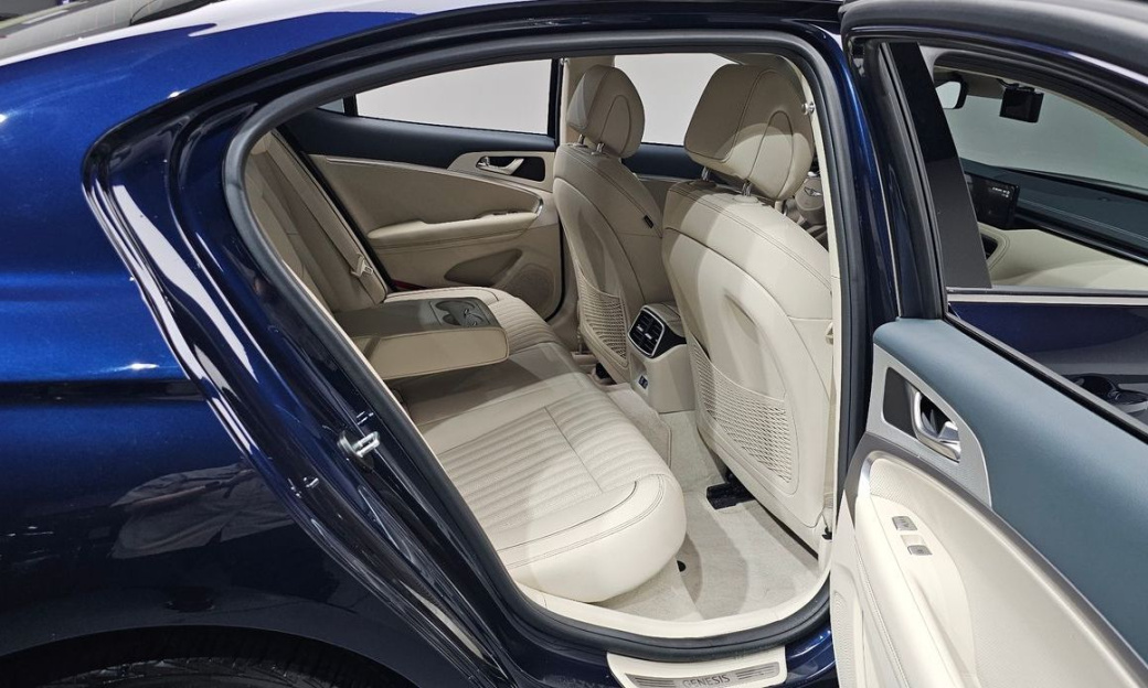 Genesis G70 Gasoline 2.5T 4WD, 2025