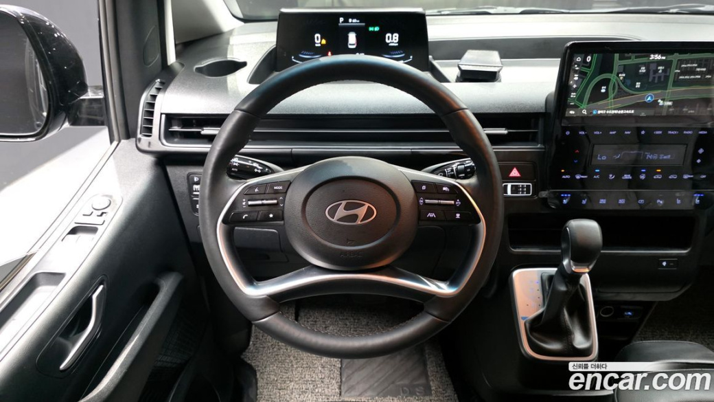 Hyundai Staria 4WD Tourer 9-Seater, 2025