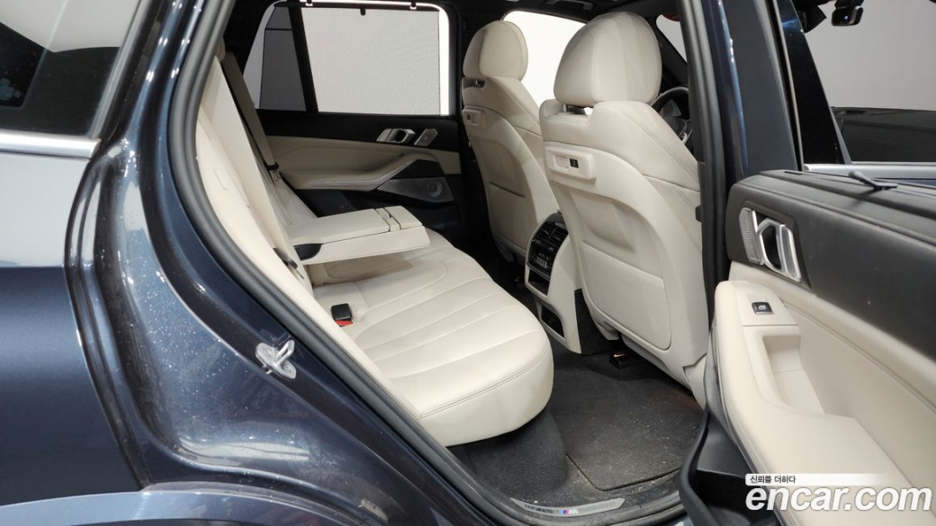 BMW X5 M50i, 2022
