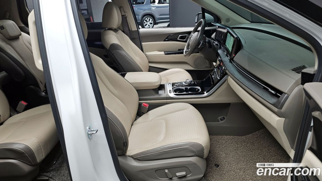 Kia Carnival 9-Seater Signature, 2022