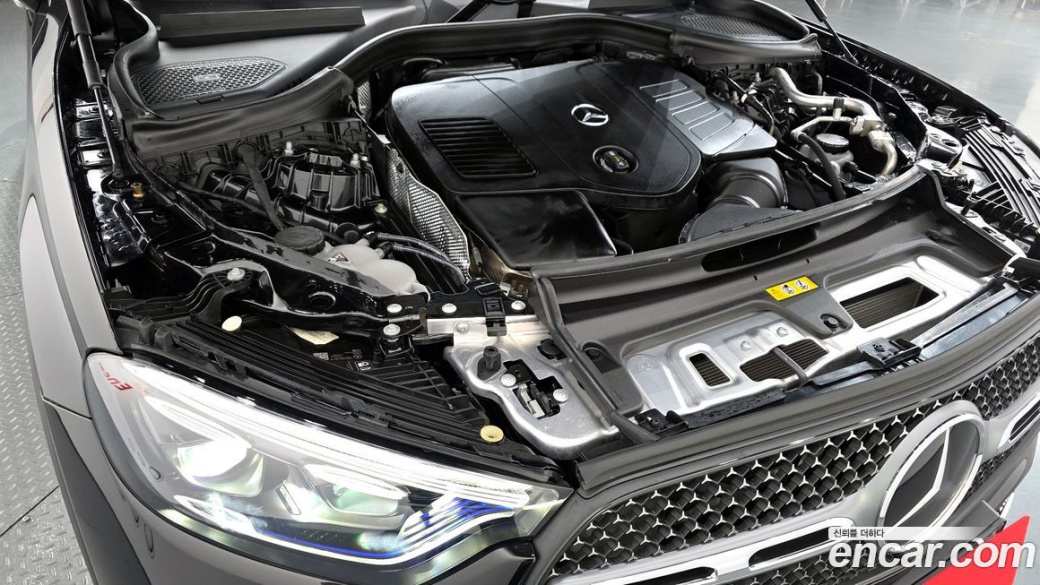 Mercedes-Benz GLC-Class GLC300 4MATIC AMG Line, 2023