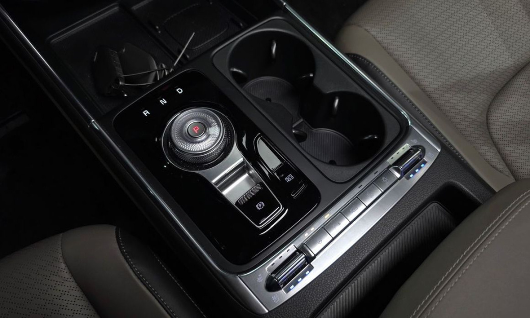 Kia Carnival 9-Seater Signature, 2025