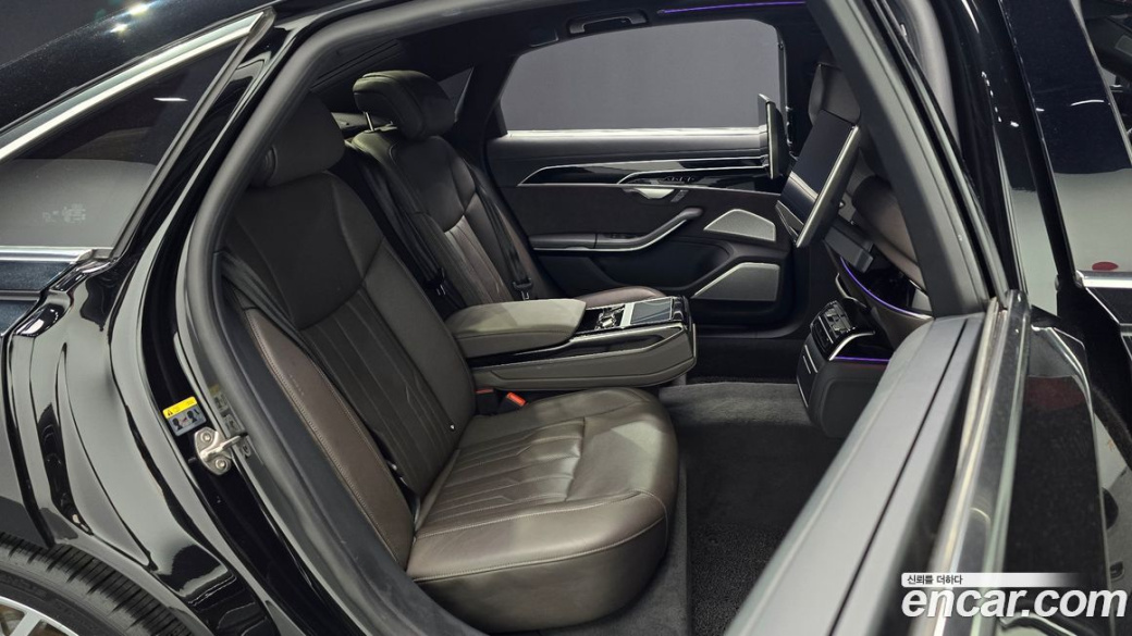 Audi A8 55 TFSI Quattro LWB, 2021