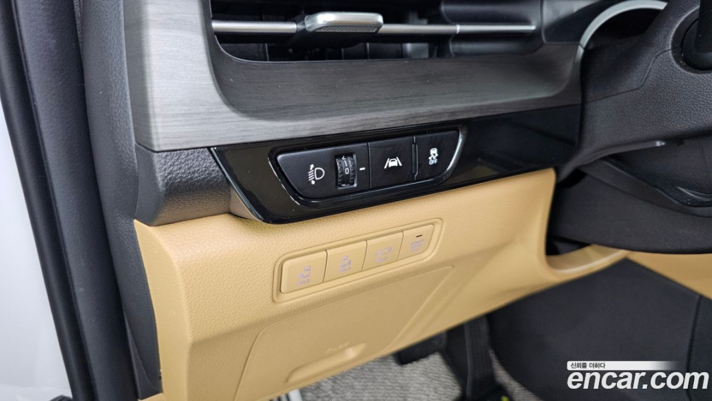 Kia Carnival 9-Seater Prestige, 2023