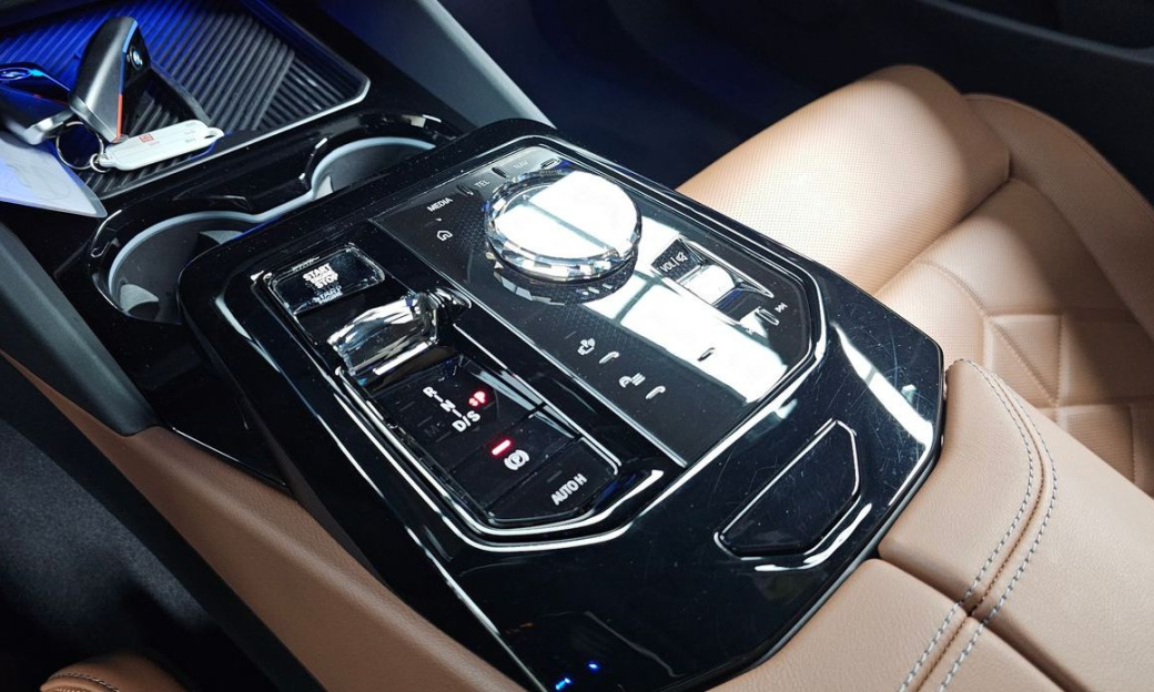 BMW 5-Series 530i xDrive M Sport, 2024
