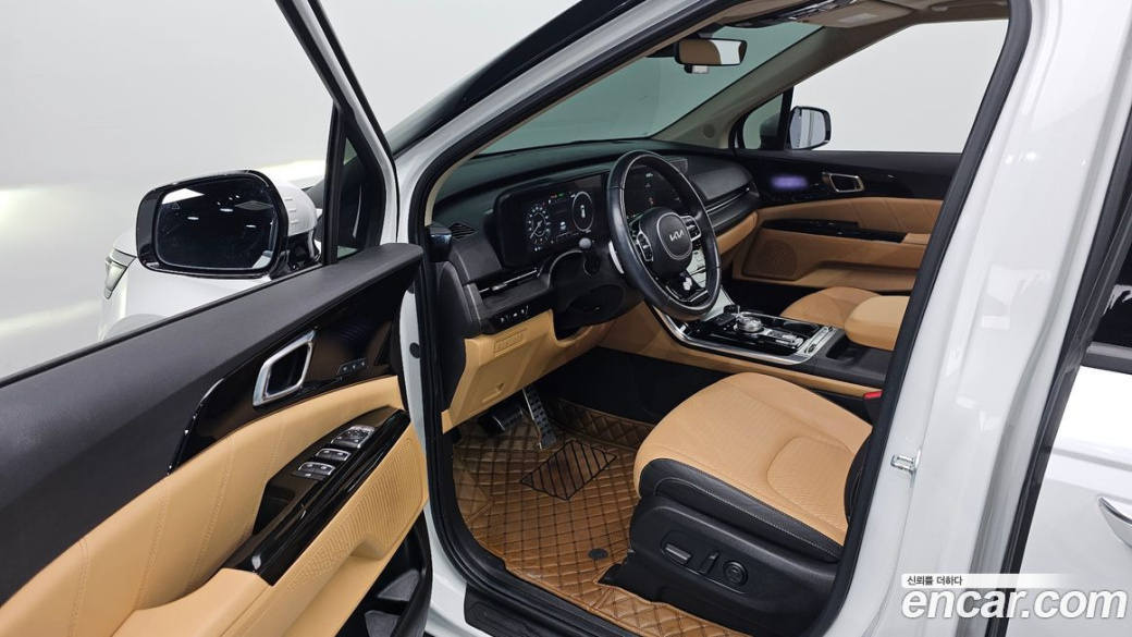 Kia Carnival 7-Seater Signature, 2023