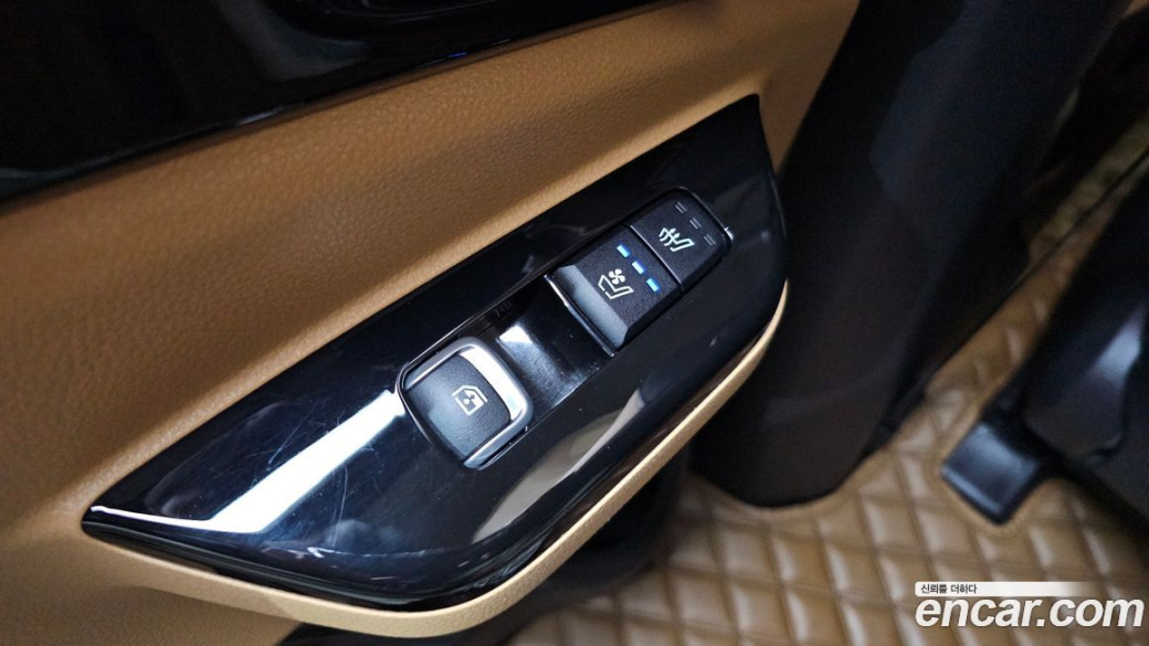 Kia Carnival 7-Seater Signature, 2022