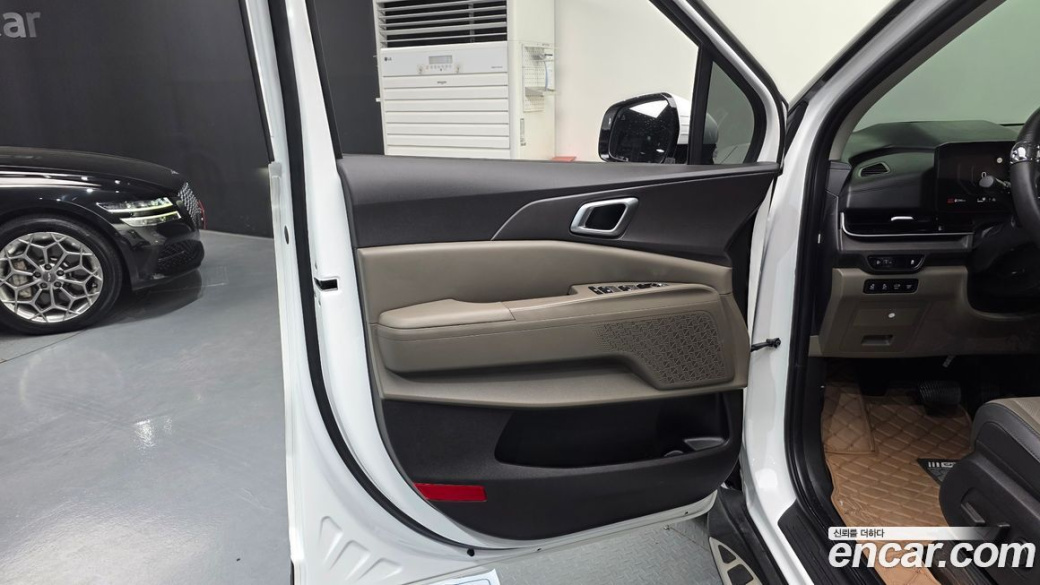 Kia Carnival 9-Seater Noblesse, 2025