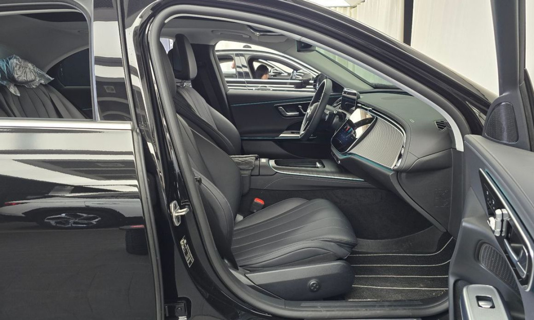 Mercedes-Benz E-Class E200 Avantgarde, 2025