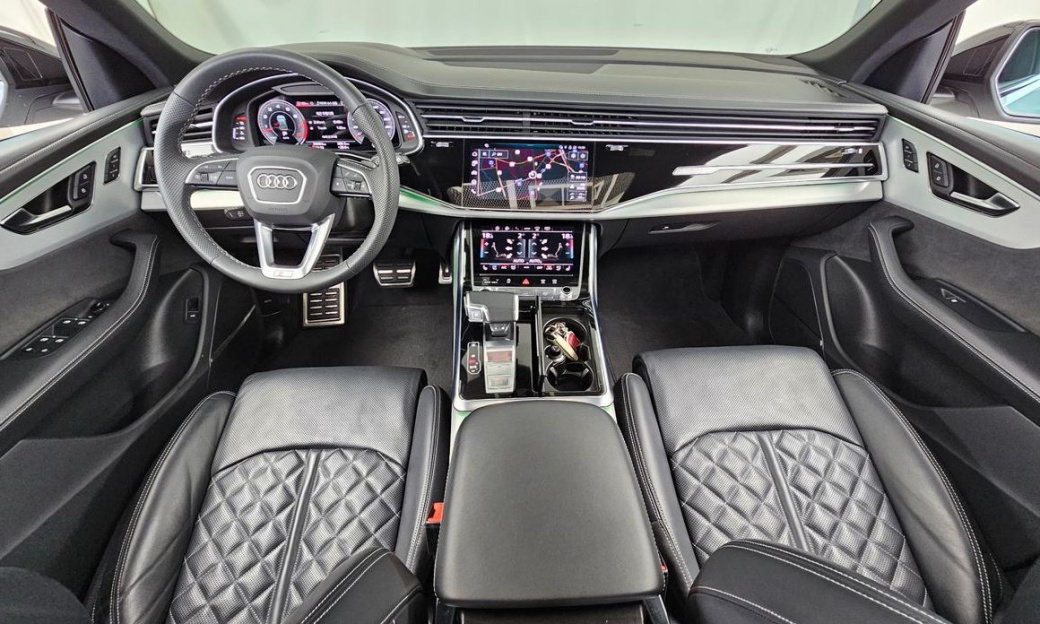Audi Q8 55 TFSI Quattro Premium, 2023