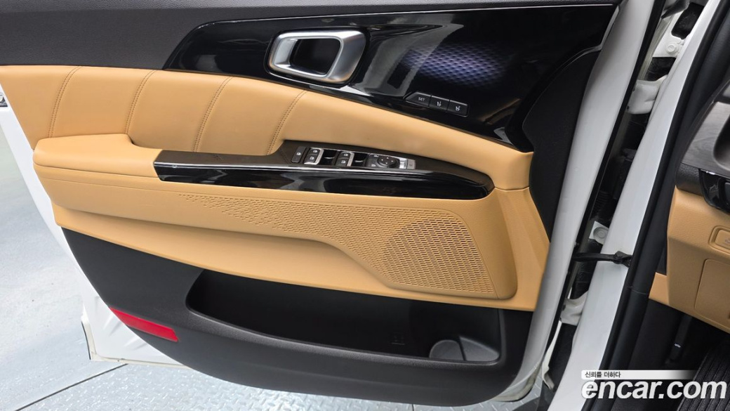 Kia Carnival 9-Seater Signature, 2023