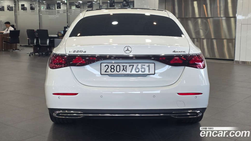 Mercedes-Benz E-Class E220d 4MATIC Exclusive, 2024