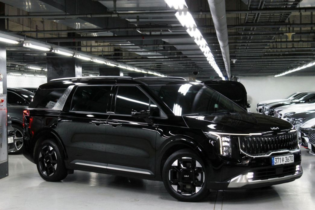 Kia Carnival 9-Seater Noblesse, 2024