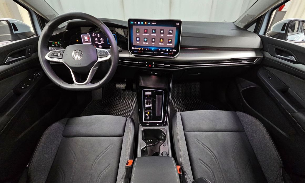 Volkswagen Golf 2.0 TDI Prestige, 2025
