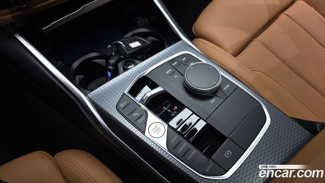 BMW 3-Series 320i M Sport, 2025