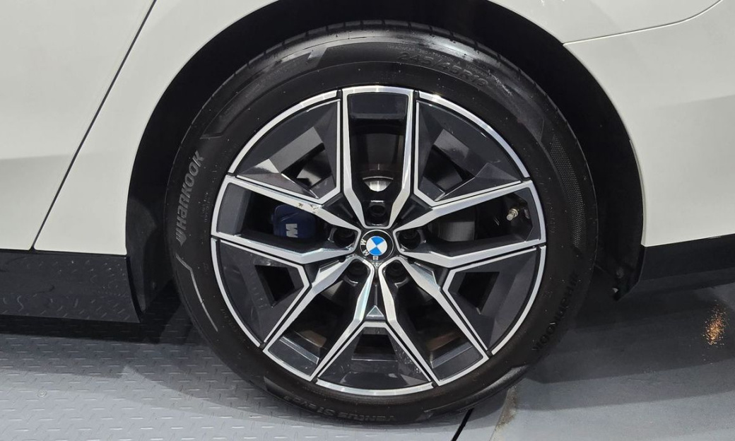 BMW 5-Series 520i M Sport, 2024