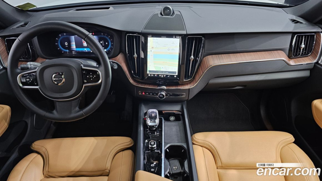 Volvo XC60 B5 Ultra Bright, 2025