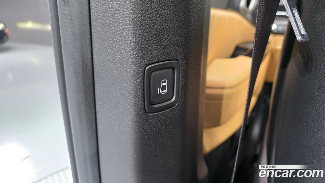 Kia Carnival 9-Seater Signature, 2023