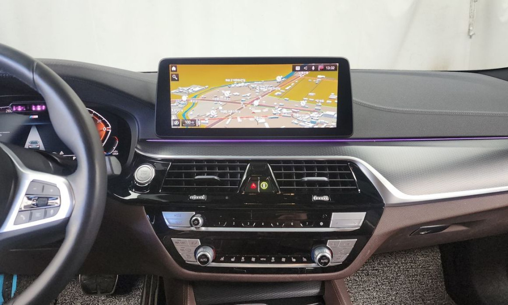 BMW 5-Series 523d xDrive M Sport, 2023