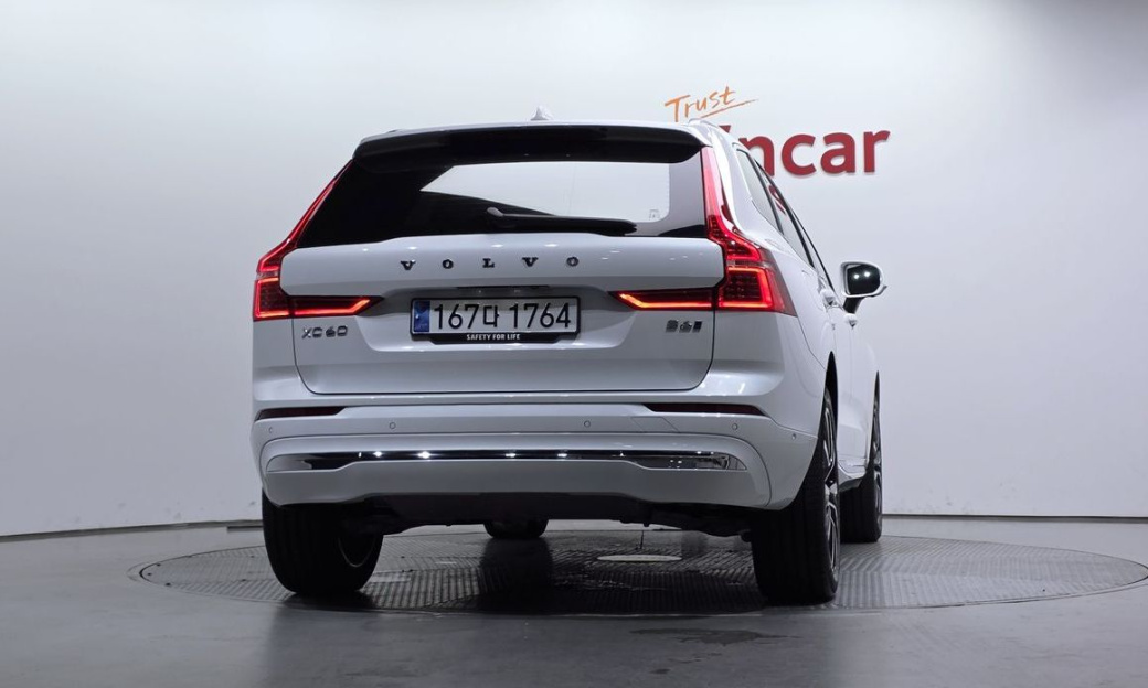 Volvo XC60 B6 Ultimate Bright, 2024