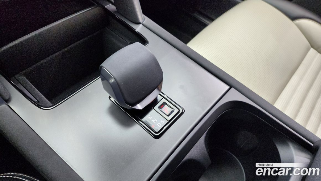 Land Rover Discovery Sport P250 Dynamic SE, 2024