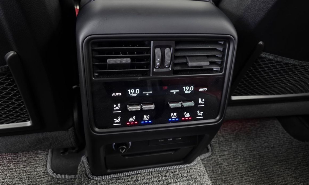 Porsche Cayenne 3.0, 2024