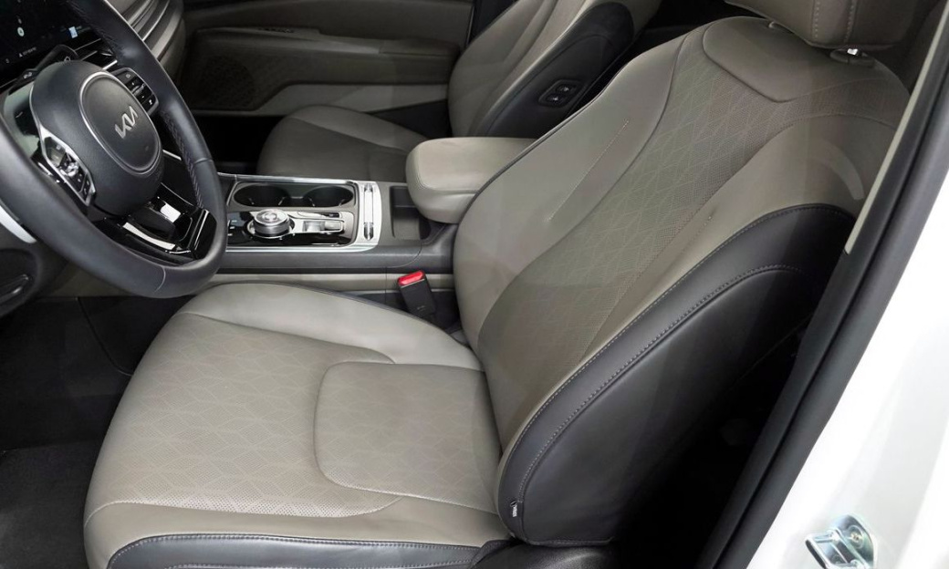 Kia Carnival 9-Seater Noblesse, 2024