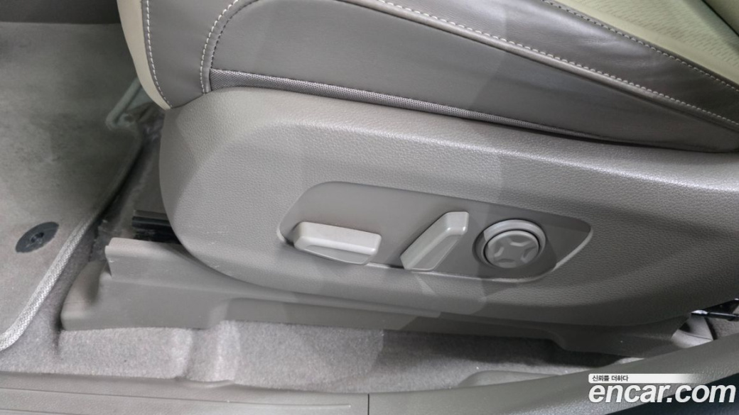 Kia Carnival 7-Seater Signature, 2023