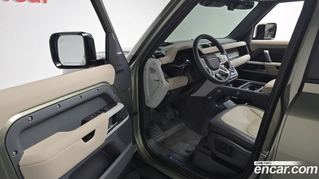 Land Rover Defender 110 P300 X-Dynamic SE, 2023