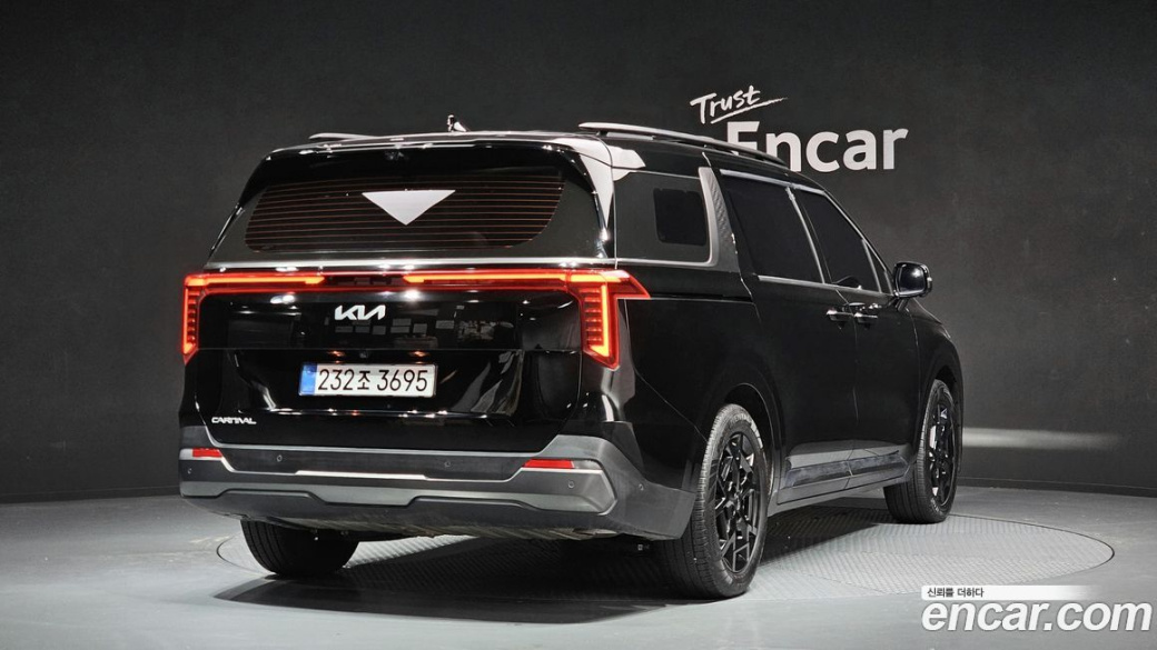 Kia Carnival 9-Seater Gravity, 2025