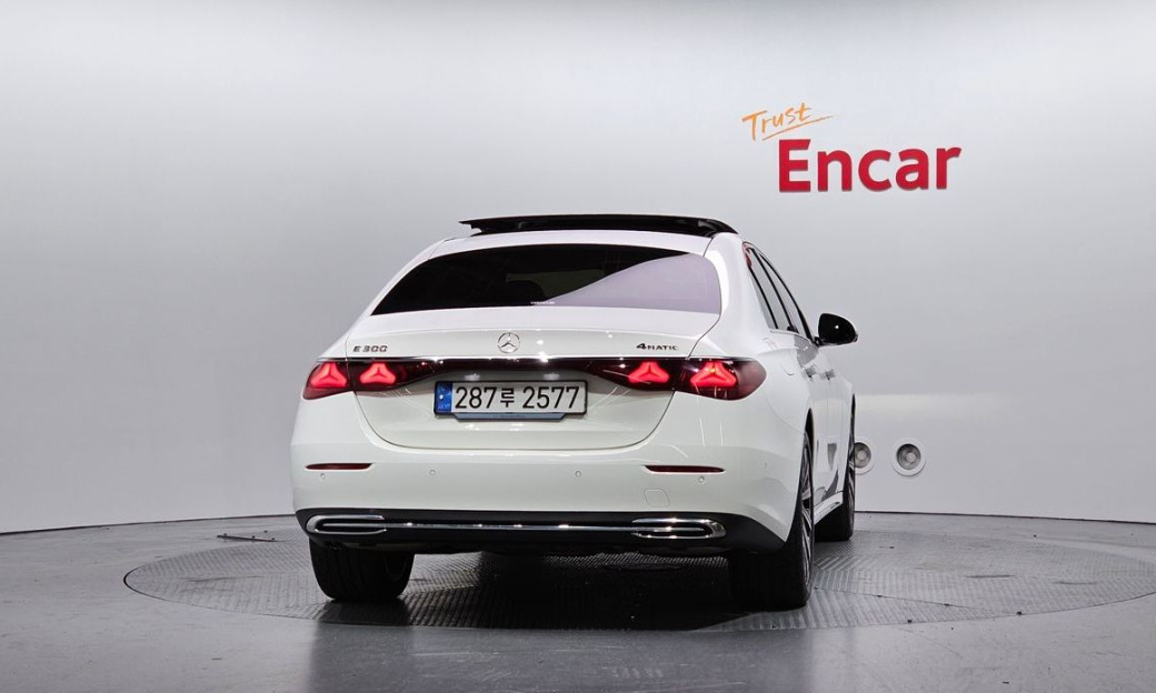 Mercedes-Benz E-Class E300 4MATIC Exclusive, 2024