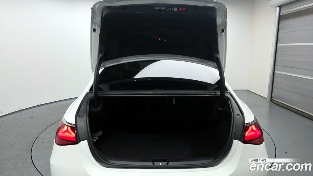 Mercedes-Benz E-Class E200 AMG Line, 2026