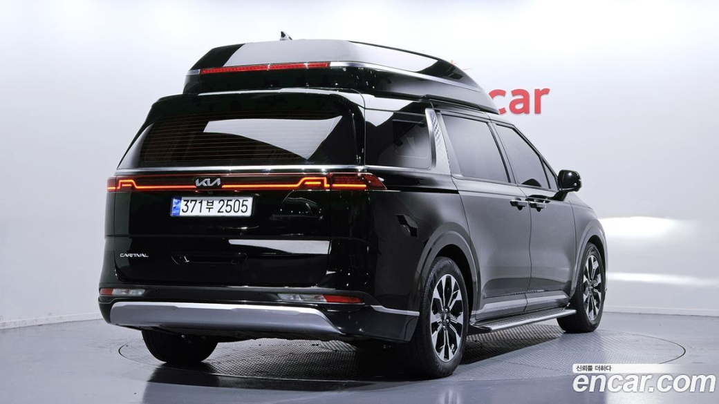 Kia Carnival 9-Seater Hi-Limousine, 2022