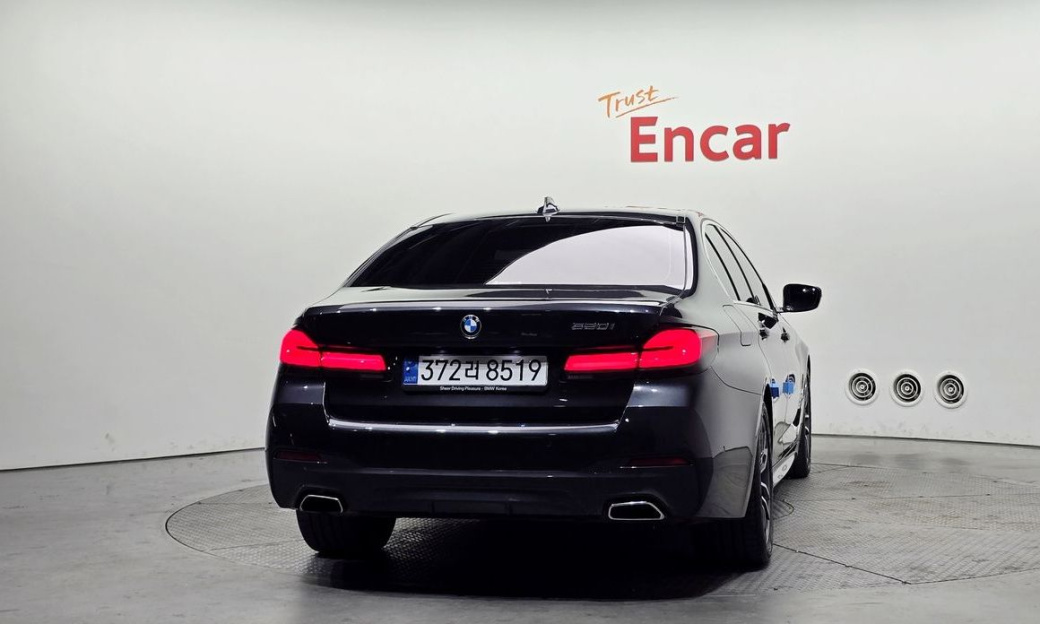 BMW 5-Series 520i M Sport, 2022