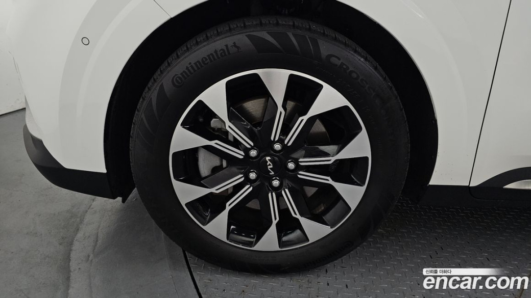 Kia Carnival 9-Seater Signature, 2023