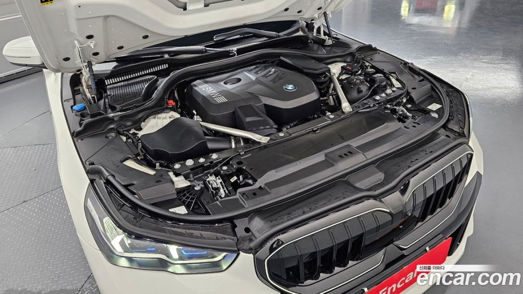 BMW 5-Series 530i xDrive M Sport, 2024