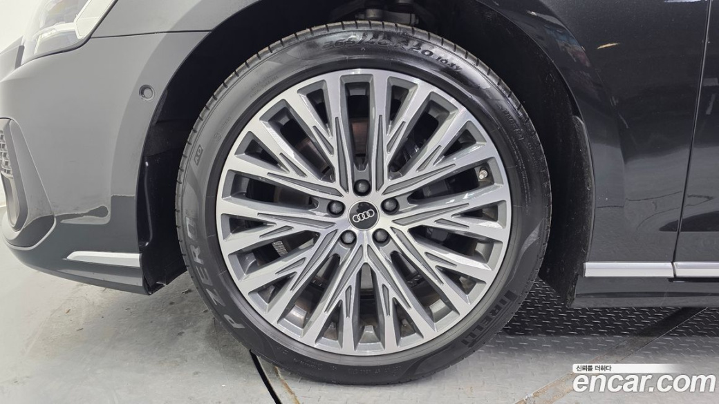 Audi A8 55 TFSI Quattro Premium LWB, 2022
