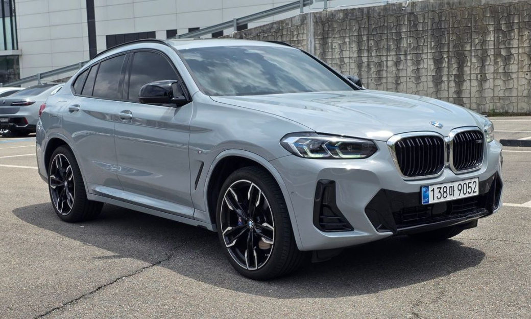 BMW X4 xDrive M40i, 2025