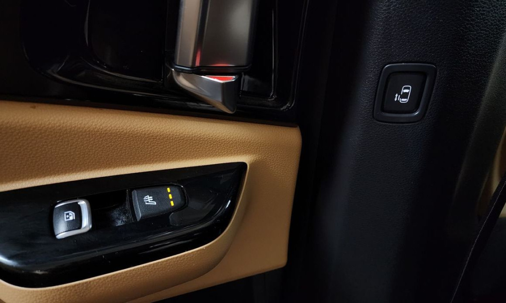 Kia Carnival 9-Seater Signature, 2022