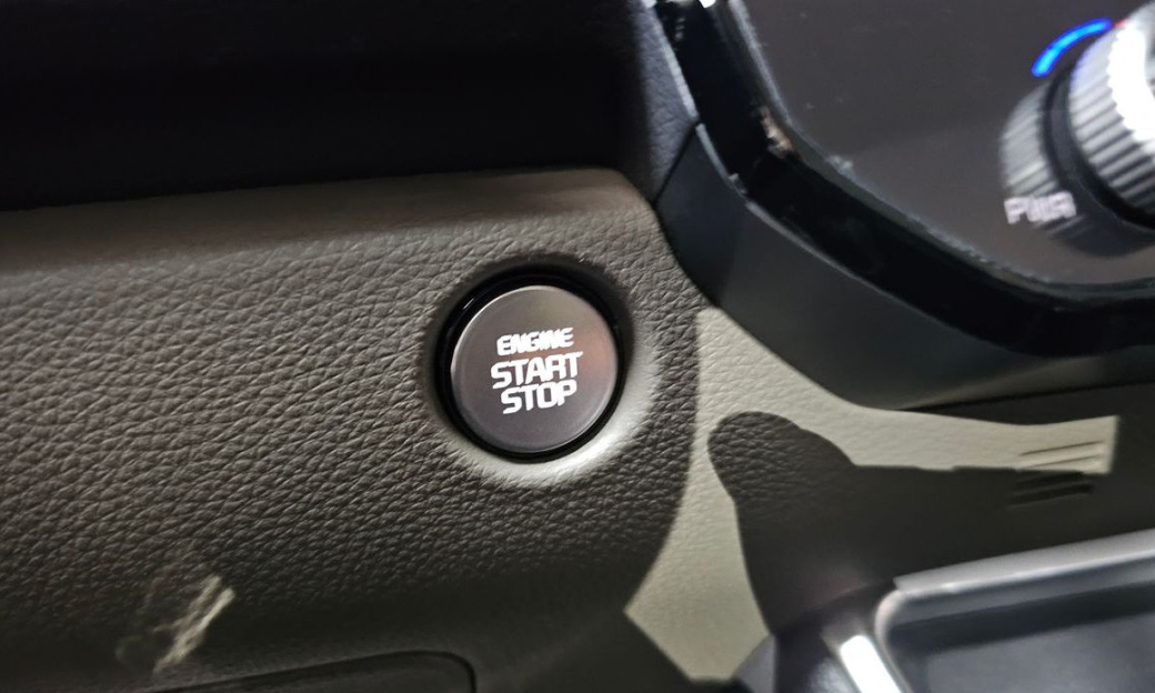 Kia Carnival 9-Seater Gravity, 2024
