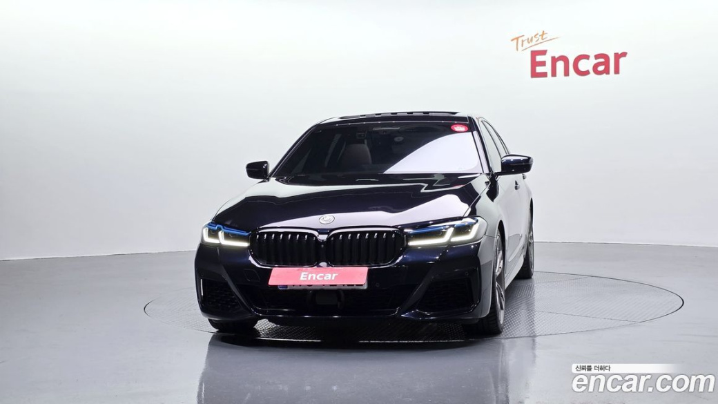 BMW 5-Series M550i xDrive, 2023