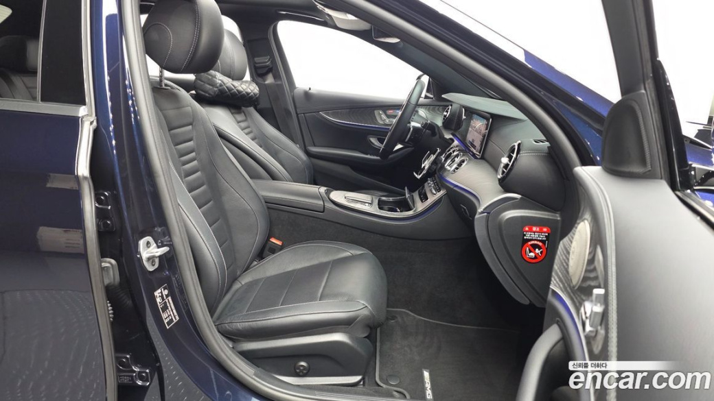 Mercedes-Benz E-Class E350 4MATIC AMG Line, 2022