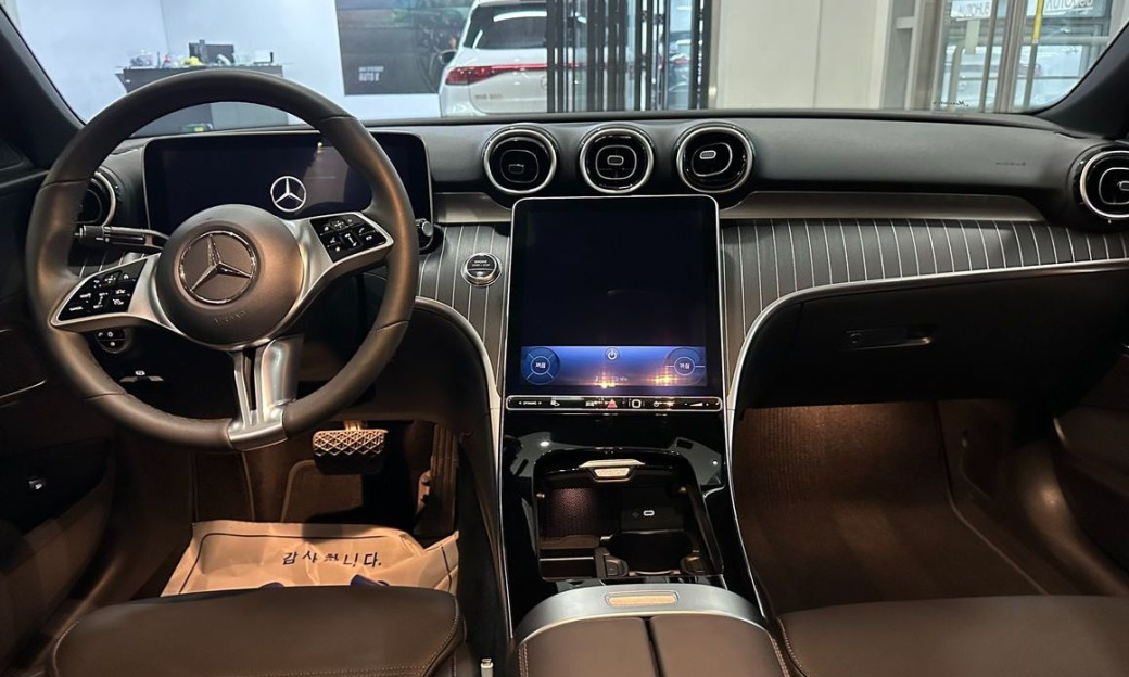 Mercedes-Benz C-Class C300 4MATIC Avantgarde, 2024