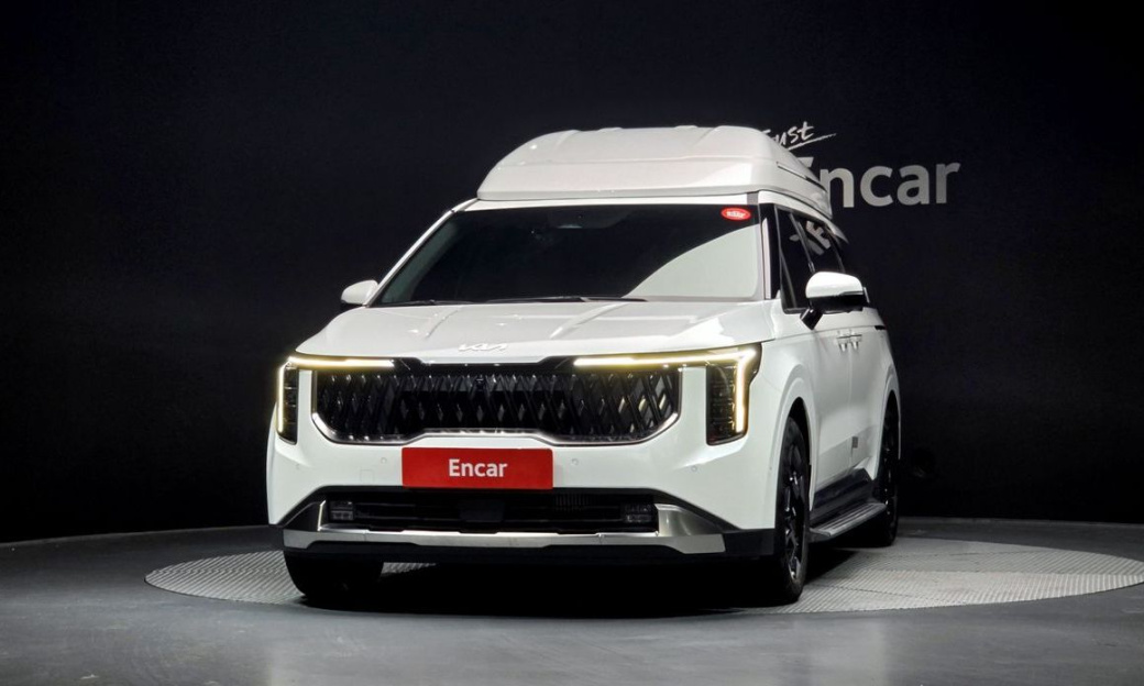 Kia Carnival 9-Seater Hi Limousine, 2025