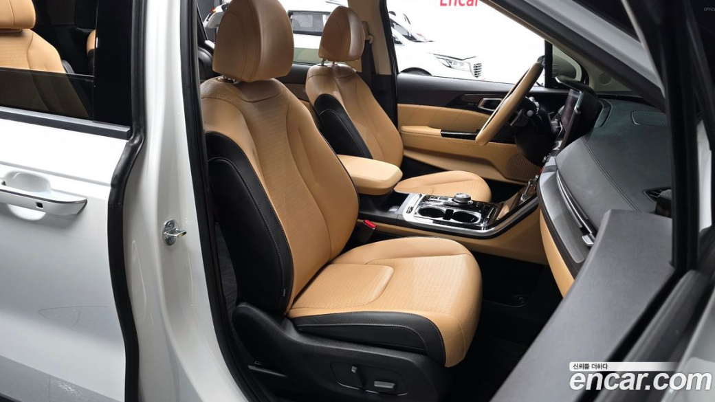 Kia Carnival 7-Seater Signature, 2023