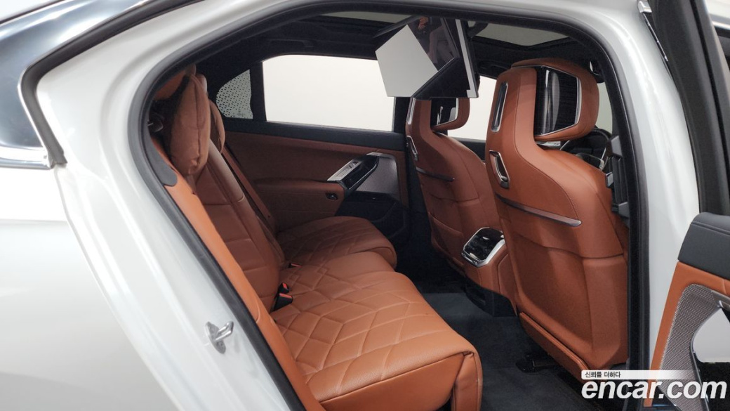 BMW 7-Series 740i xDrive M Sport, 2025