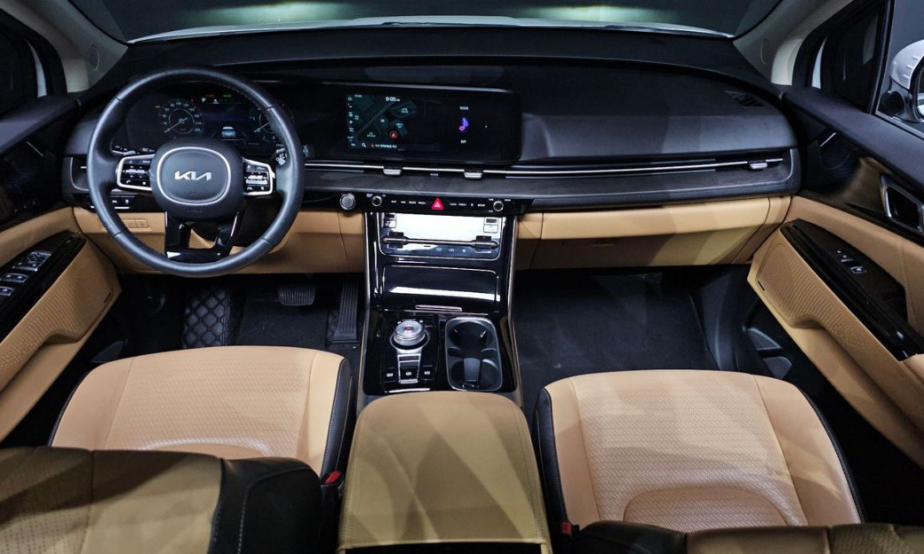 Kia Carnival 7-Seater Signature, 2022